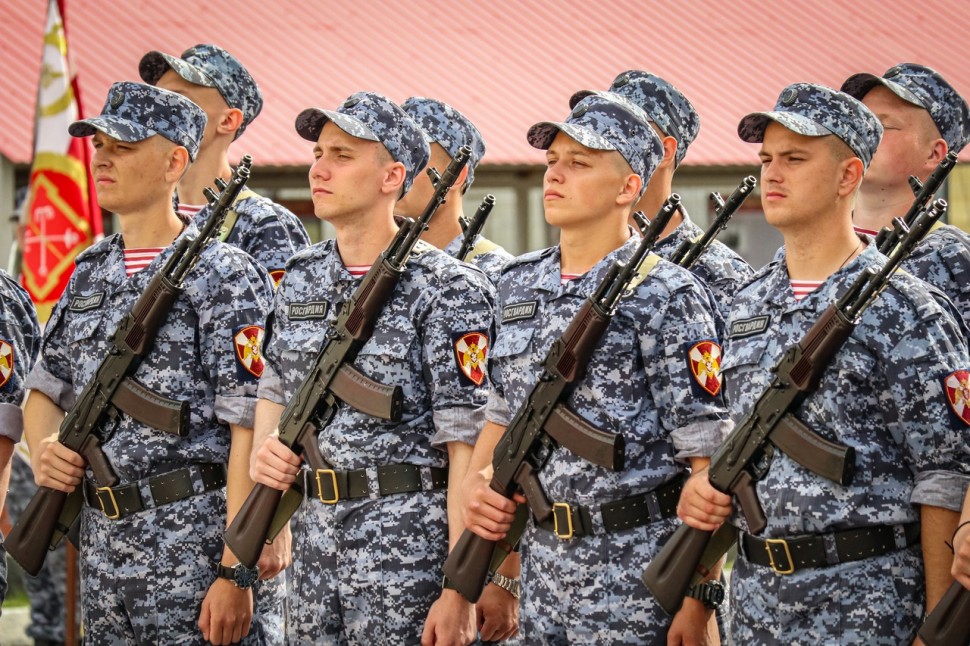Призванные на службу в Росгвардию из Архангельской области юноши приняли военную присягу